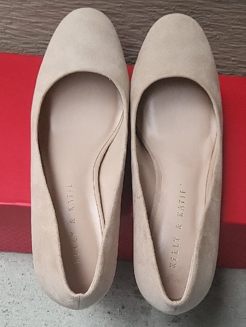 Kelly & Katie Nude Suede Block Heel Pumps Size 8M With Box